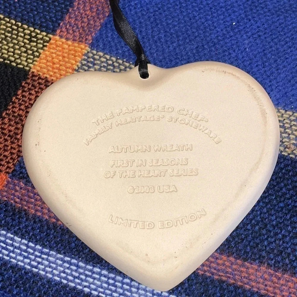 Pampered Chef natural clay heart wreath holiday 2003 limited edition Cookie Mold - Picture 2 of 3